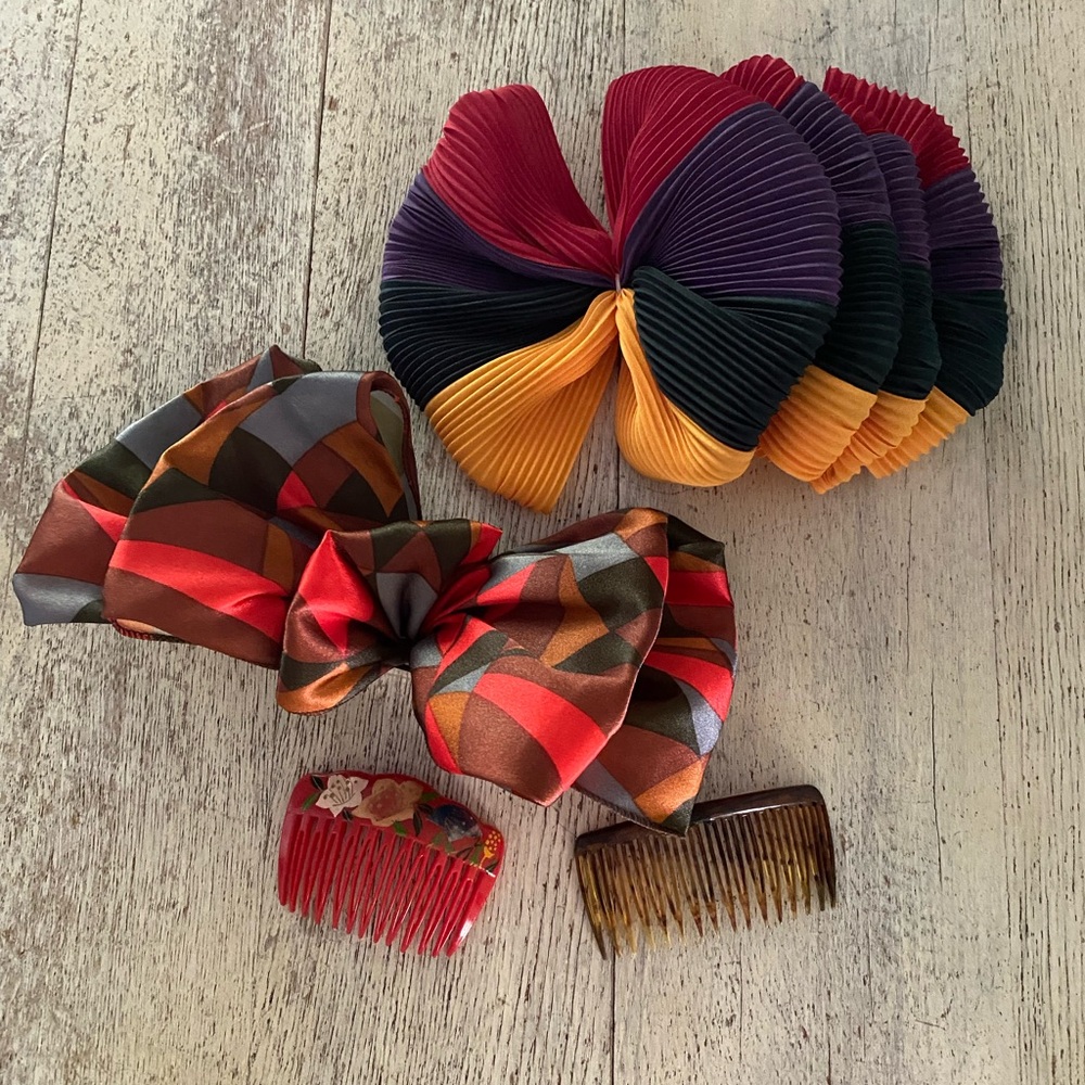 Vintage 90s funky‎ large barrette style hair bows and hair combs